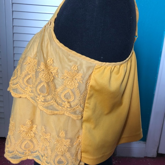 Cute spring H&M shirt💐 - Picture 4 of 4